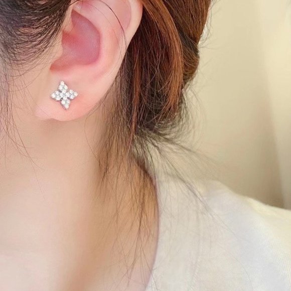 "Flower CZ Shiny Dainty Stud Earrings for Women, INDN8626 - Picture 4 of 4